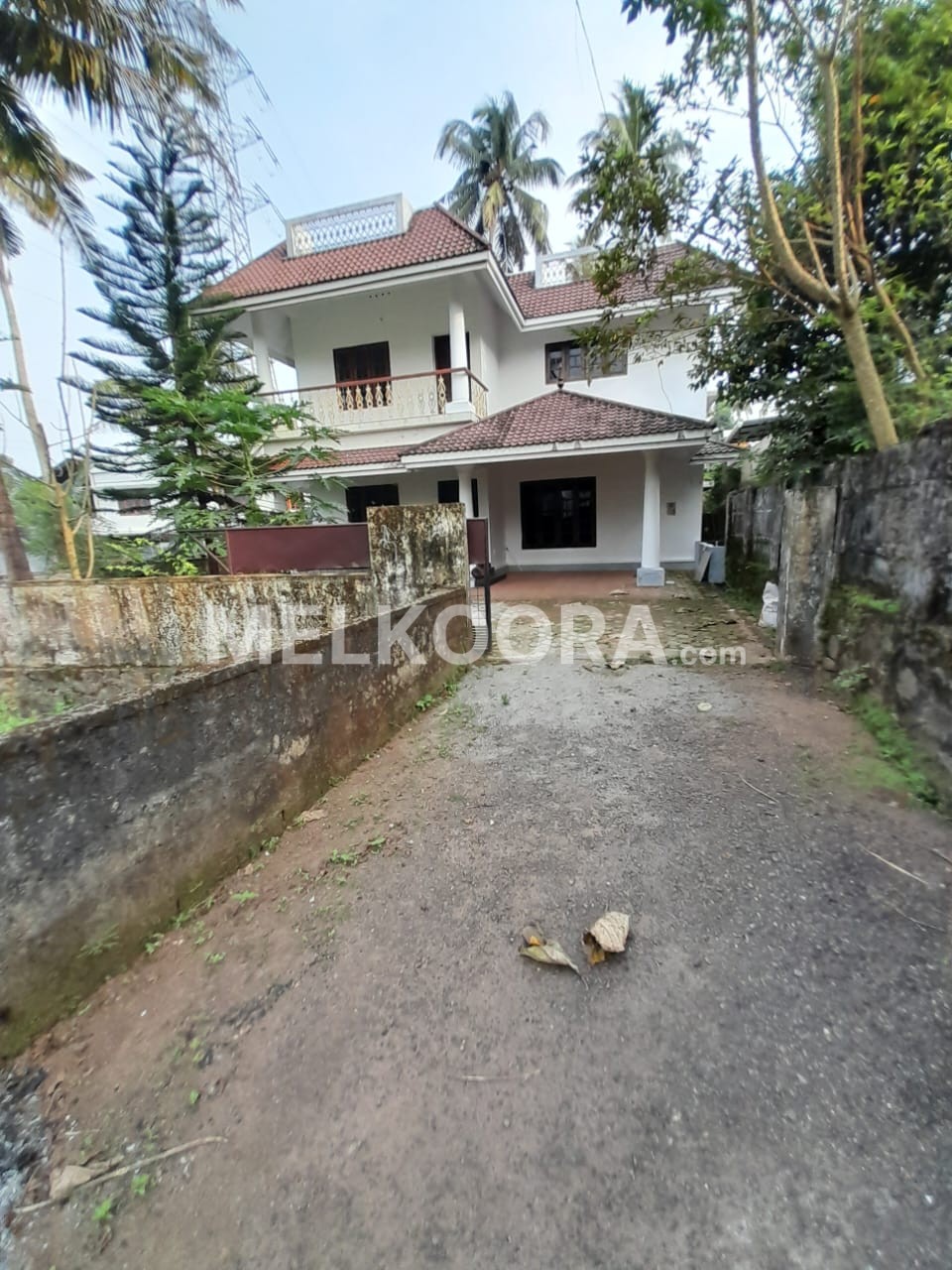 Stunning 3 BHK Semi-Furnished Independent House for Rent in Aluva