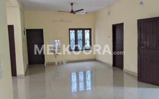 Semi-Furnished 2 BHK House for Rent in Kaloor