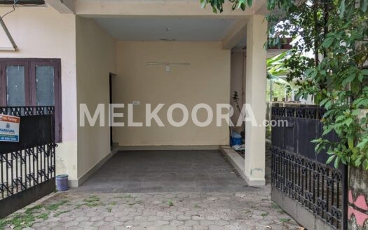 Semi-Furnished 2 BHK House for Rent in Kaloor