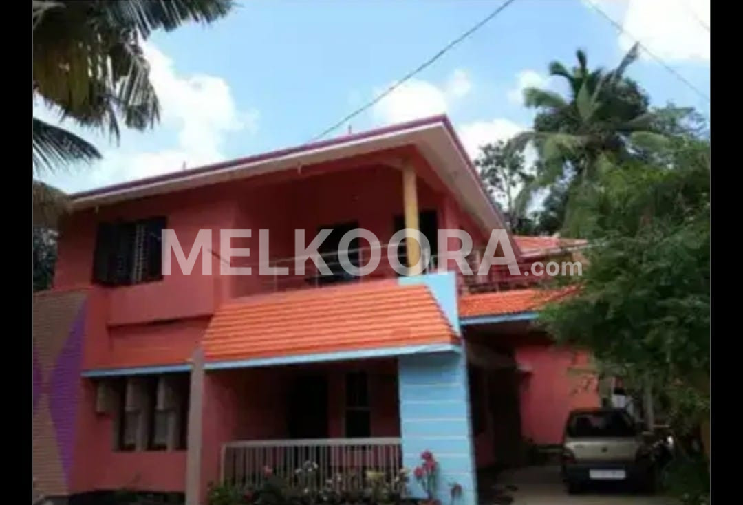 5 BHK 2700 Sqft House for Sale in Kallambalam