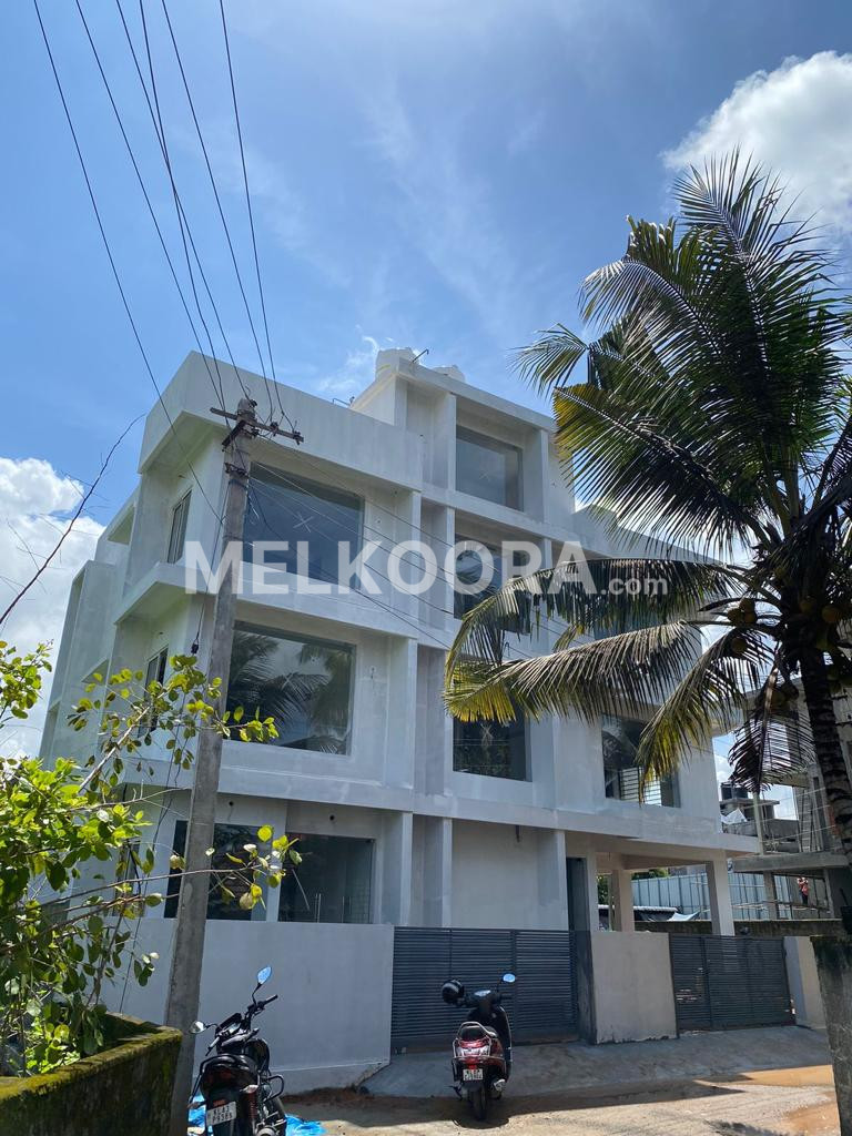 2000Sqft Semi Furnished Commercial Building For Rent at Vytilla for Rs60 per Sqft