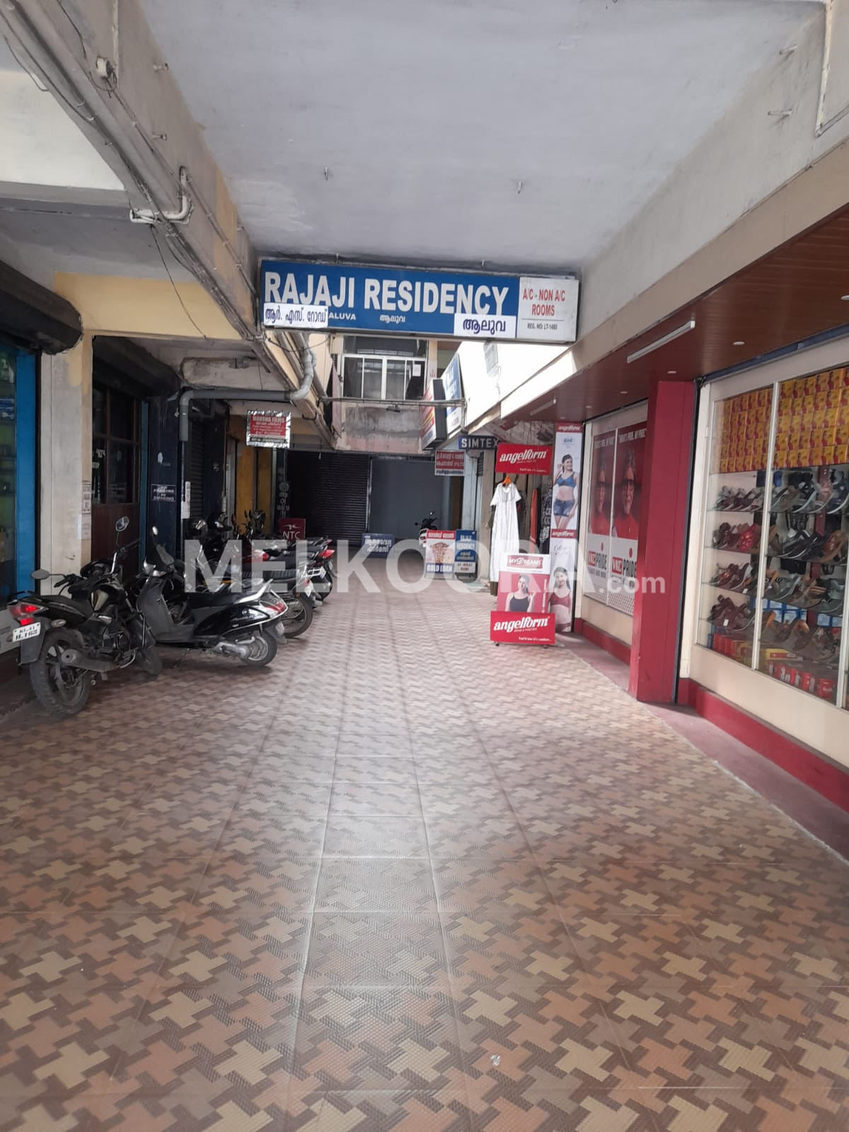 1300Sqft Semi Furnished Office Space For Rent at Aluva For Rs 80000/Month