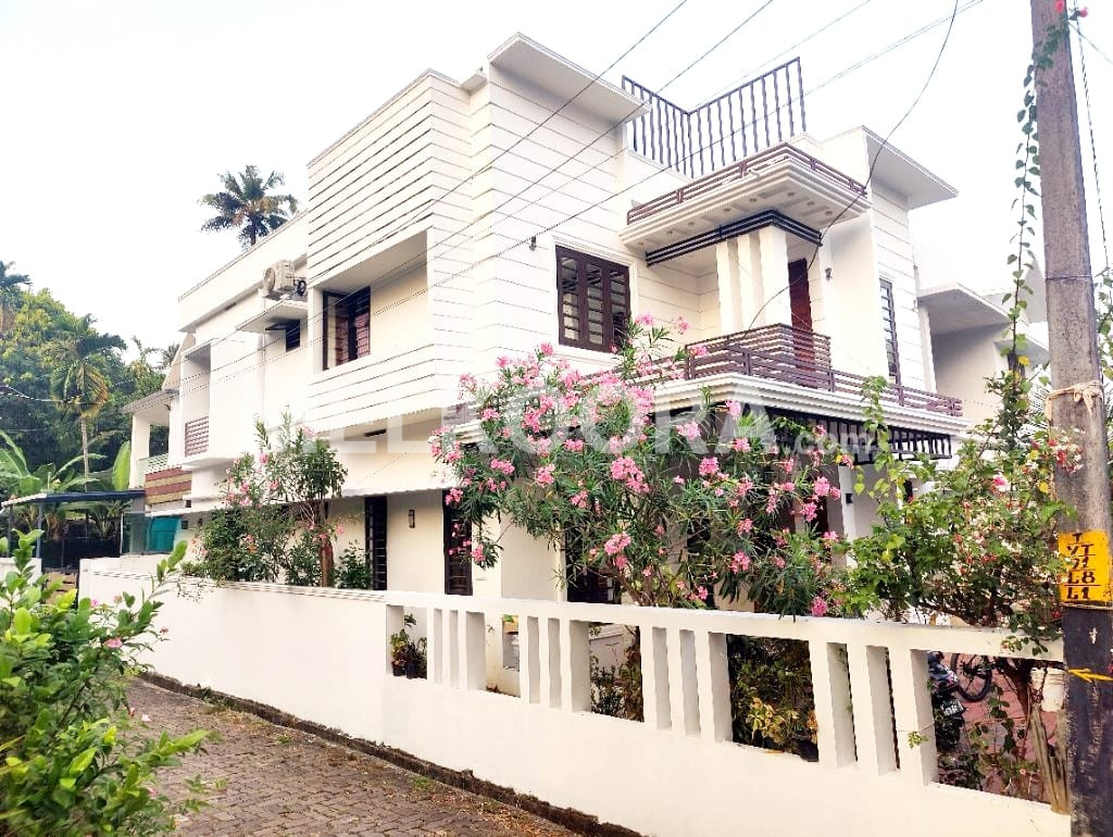 4BHK 2100Sqft Semi Furnished House For Sale at Kakkanad For Rs 97Lakhs