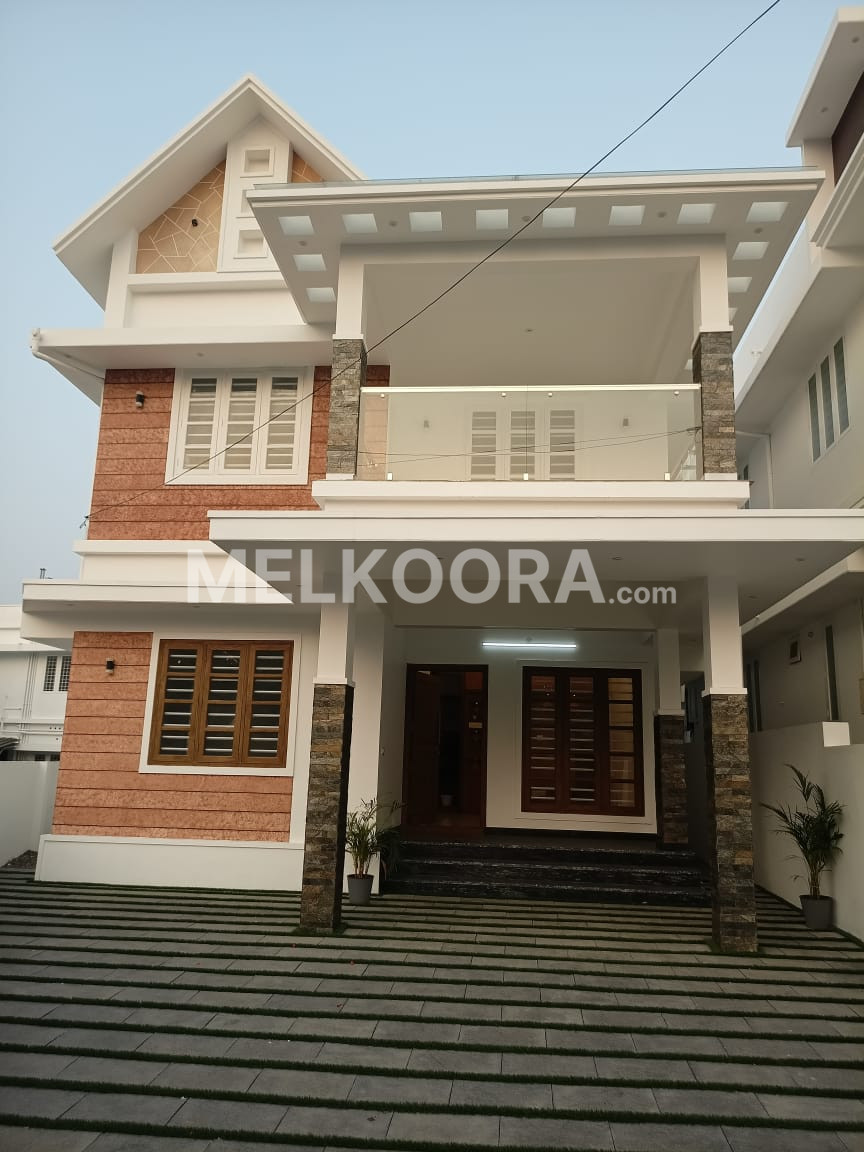 4BHK 2200Sqft Semi Furnished House for Sale at Kakkanad for Rs 1crore