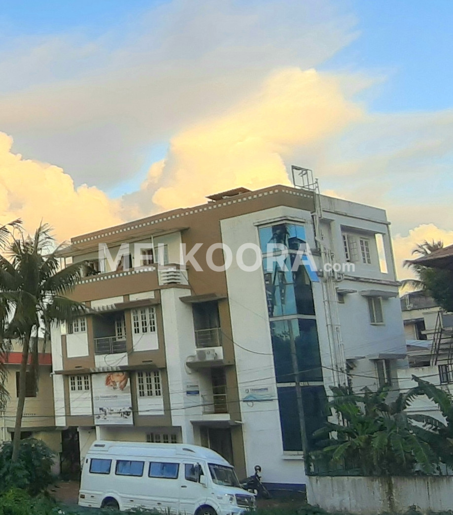 1100Sqft Semi Furnished Office Space for Rent at Palarivattam for Rs 38500