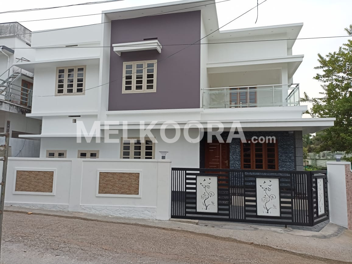 4BHK 1800Sqft Semi furnished house for sale at Aluva for Rs 70Lakhs