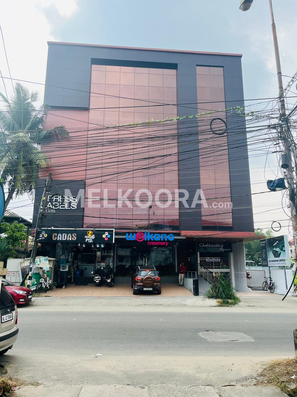 600Sqft Unfurnished Commercial Space for Rent at Kadavanthra for Rs25000/Month