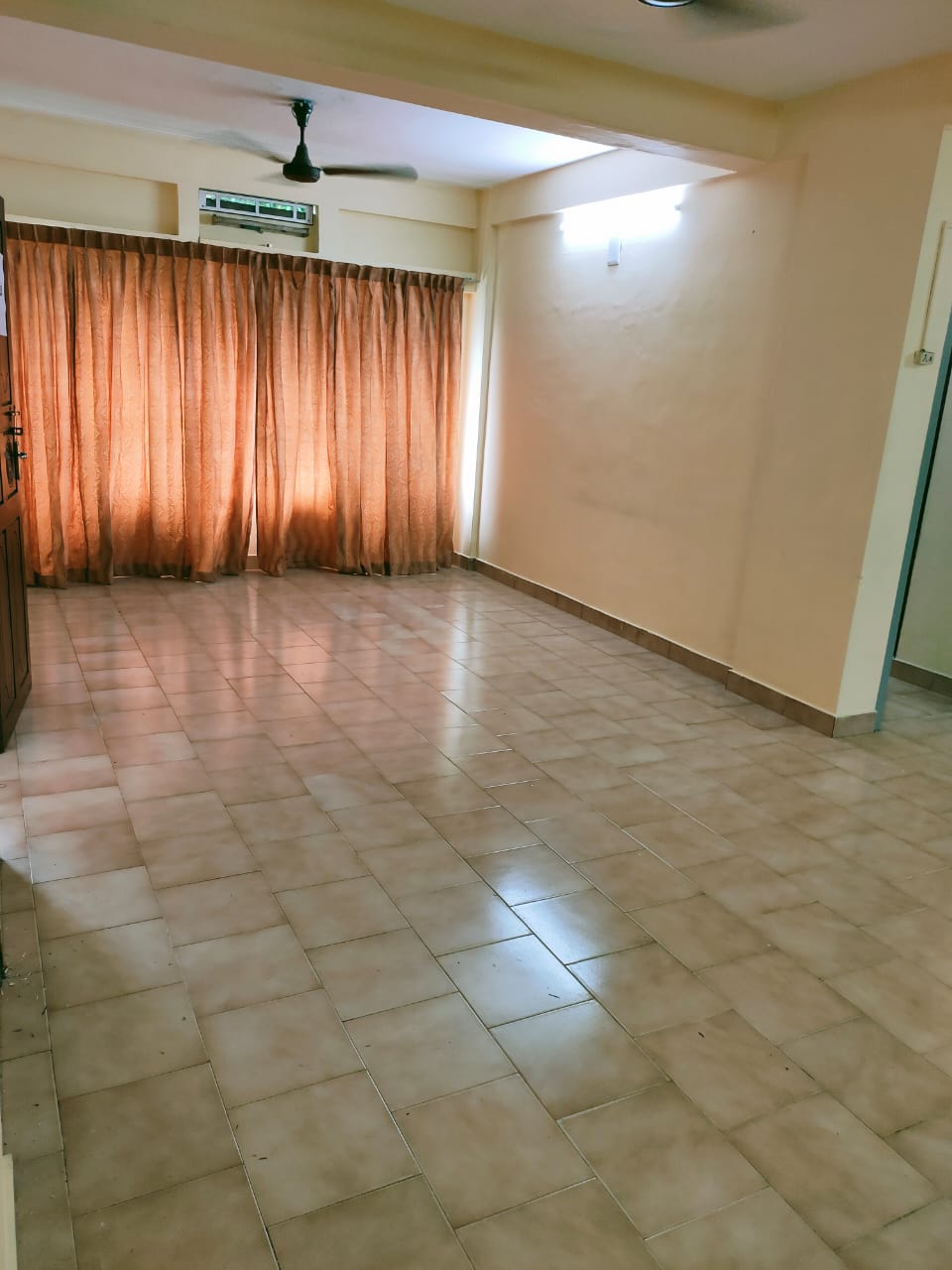 2BHK 1600Sqft Semi Furnished Flat for Rent at Kaloor for Rs16000/month