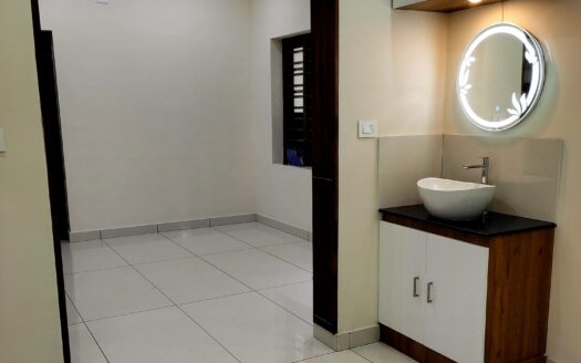 4BHK 1650Sqft semi Furnished house for Sale at Thrippunithura for Rs 79L