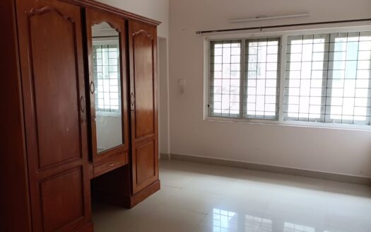 3BHK 1300Sqft Semi Furnished Flat for rent at Kaloor for 30000/Month.