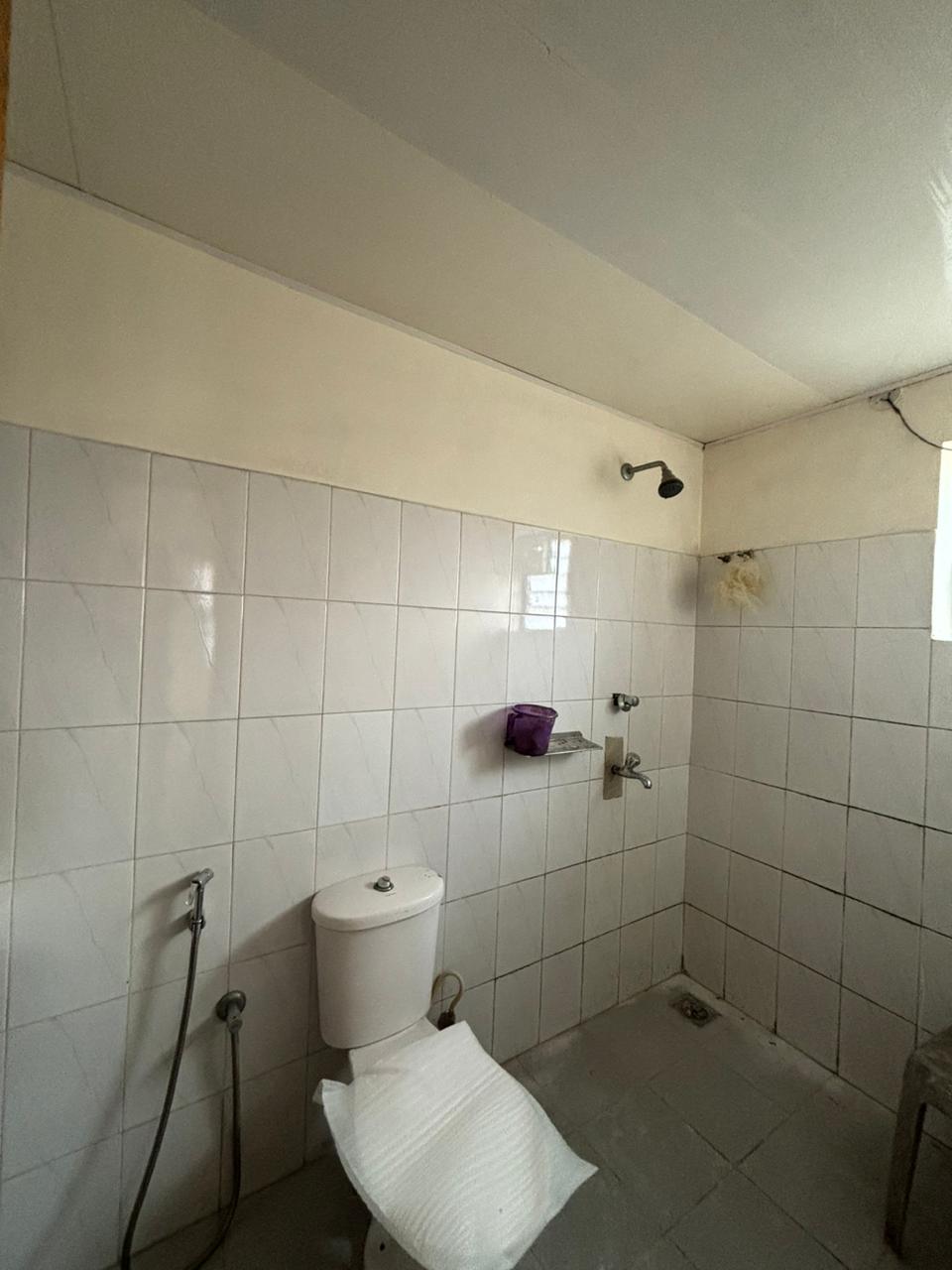 3BHK 1300Sqft Semi Furnished Flat for Rent at Palarivattom for Rs 20000/Month.