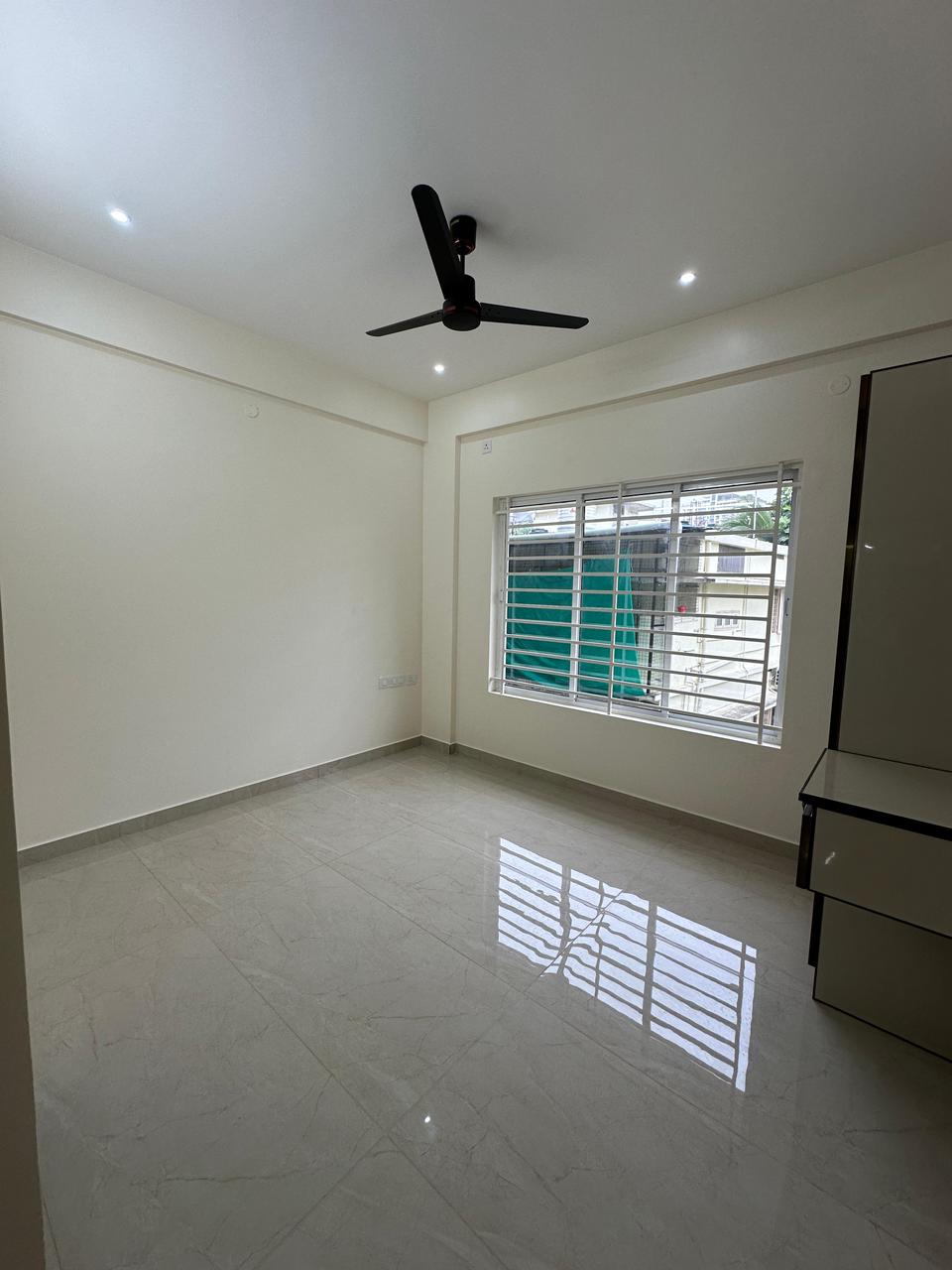 2BHK 850Sqft Semi Furnished Premium Apartment for Rent at Kaloor for Rs 37000/Month