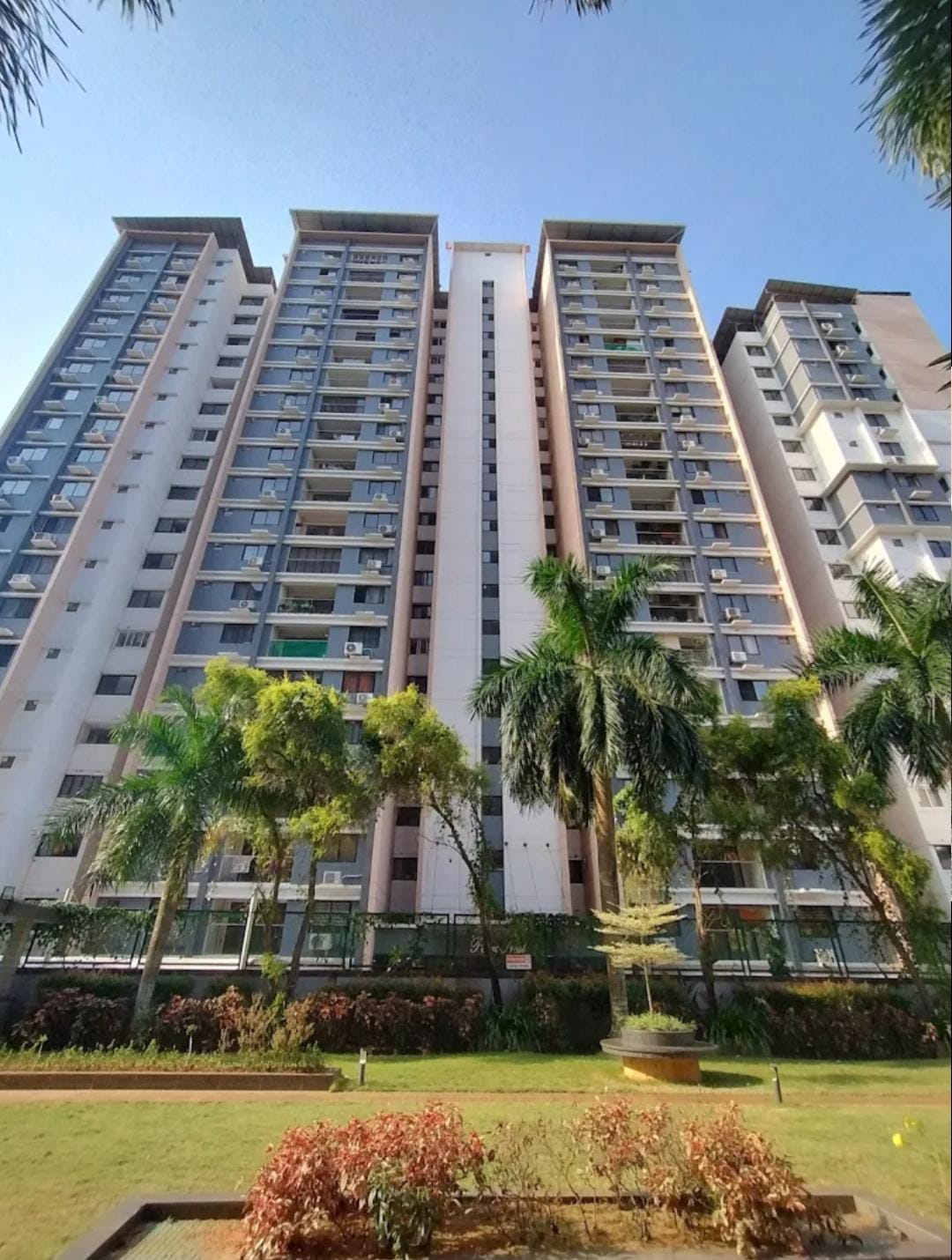 3BHK 1500Sqft Semi Furnished Flat for Rent at Kaloor for Rs 42000/Month